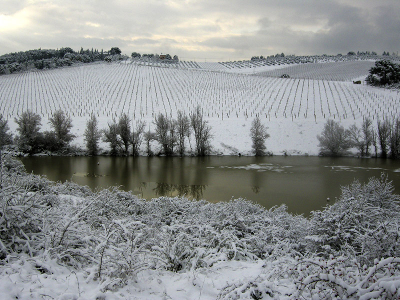 La magica atmosfera del Chianti innevato